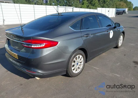 2018 Ford Fusion S из США, поврежденный, VIN 3FA6P0G76JR273380